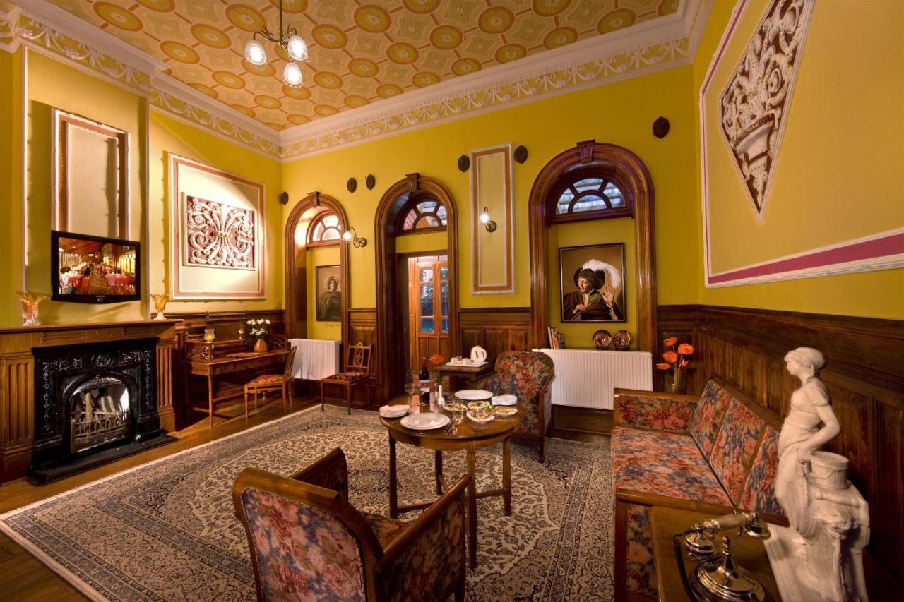 Welcomheritage Fernhills Royal Palace Ooty Esterno foto