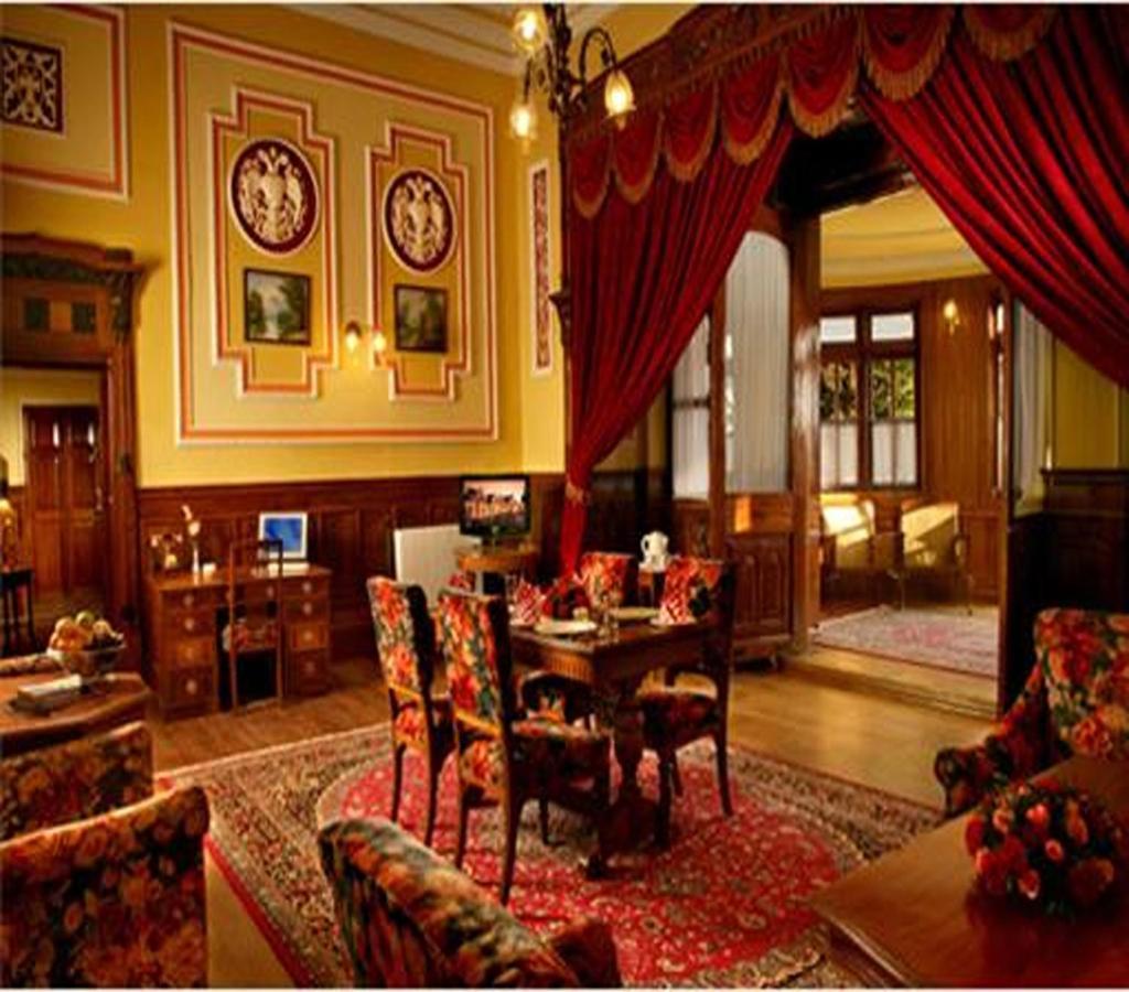 Welcomheritage Fernhills Royal Palace Ooty Esterno foto